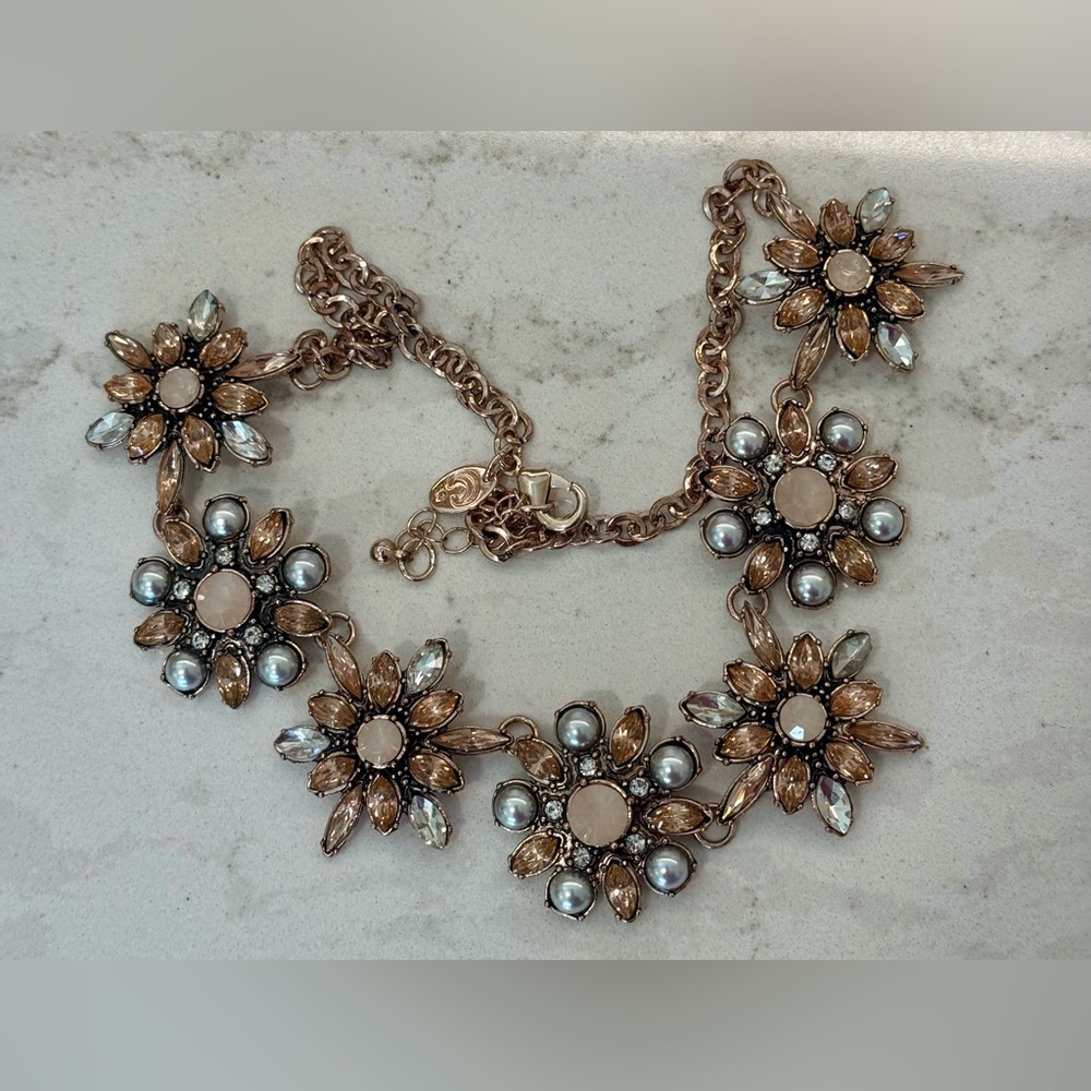 💖Charming Charlie Rose Gold Tone Floral Rhinestone Collar Necklace 18” - Picture 4 of 6